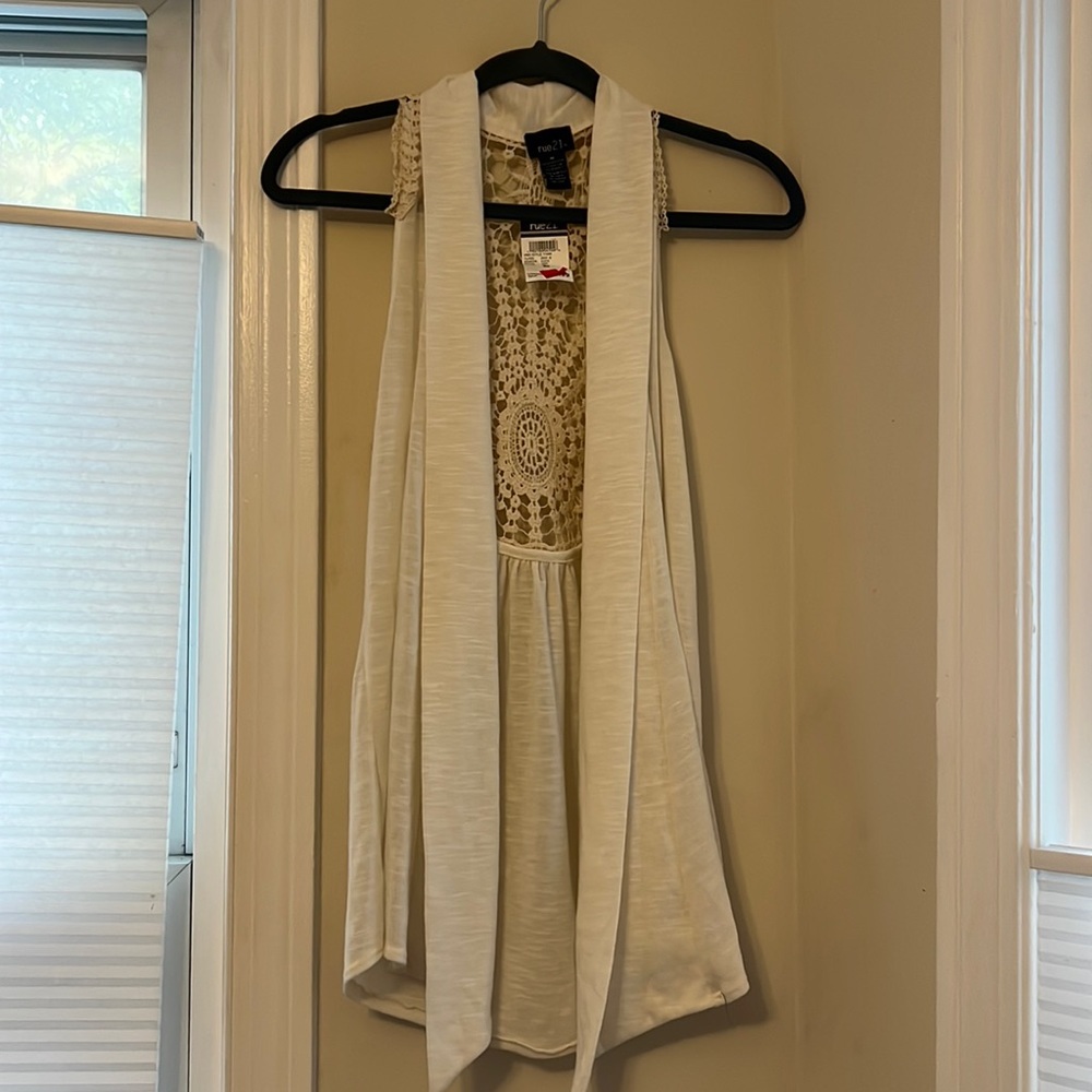 NWT Medium Rue21 Vest